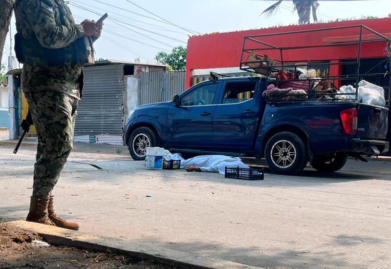 ¡COMERCIANTE DE FRUTAS Y VERDURAS MUERE DE UN INFARTO!
