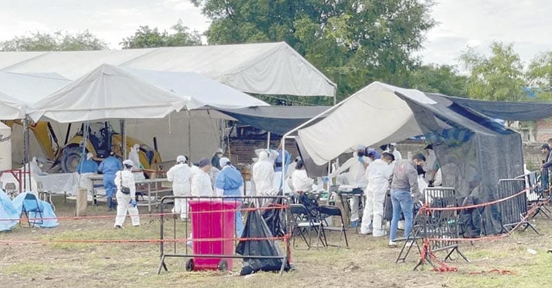 ¡RECUPERAN 60 CUERPOS EN FOSAS DE JOJUTLA, 10 SON DE BEBÉS! - SUSPENDEN TRABAJOS POR HURACÁN ERICK