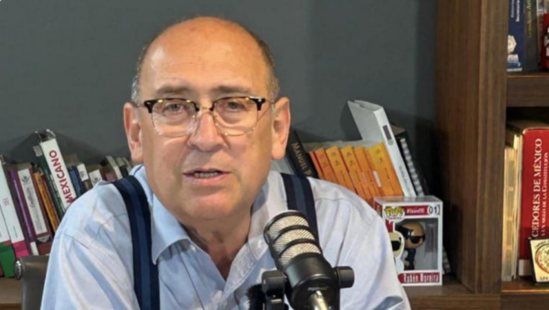 ¡RUBÉN MOREIRA TUNDE INICIATIVA PARA ELIMINAR EL USO OBLIGATORIO DE TOGA EN LA SCJN!