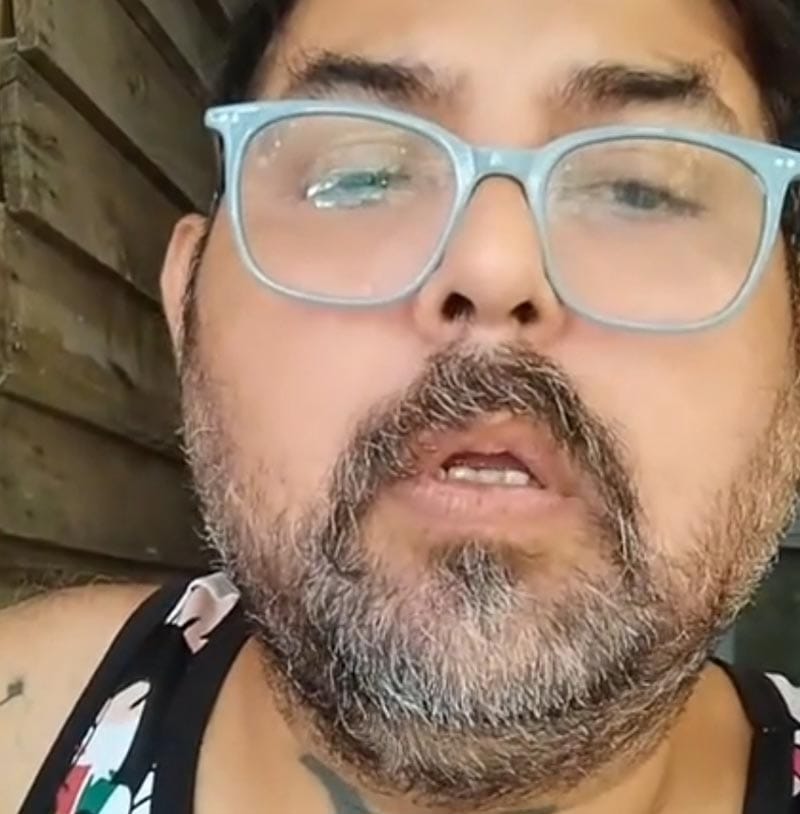 ¡MAESTRO PIDE AYUDA PARA PENSIONARSE! - *Le amputaron las piernas