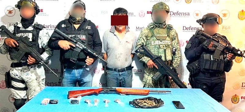 ¡CAPTURAN EN CATEO A AGRICULTOR CON MARIHUANA Y UN ARMA! - EN POZA RICA