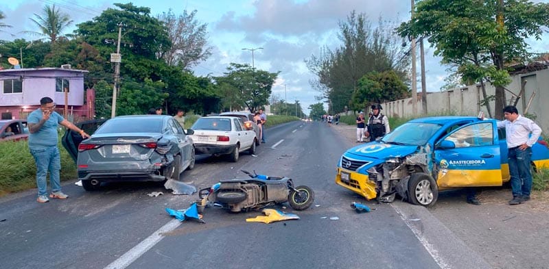¡CARAMBOLAZO EN LA CARRETERA!