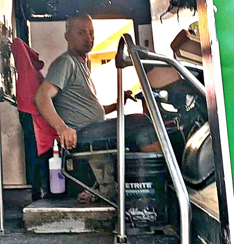 ¡REPORTAN A CHOFER AGRESIVO QUE AMENAZÓ CON GOLPEAR A PASAJEROS!