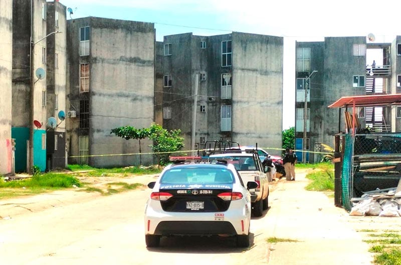 ¡TRIPLE HOMICIDIO EN COATZA! - DOS HOMBRES Y UNA MUJER FUERON APUÑALADOS EN UN DEPARTAMENTO