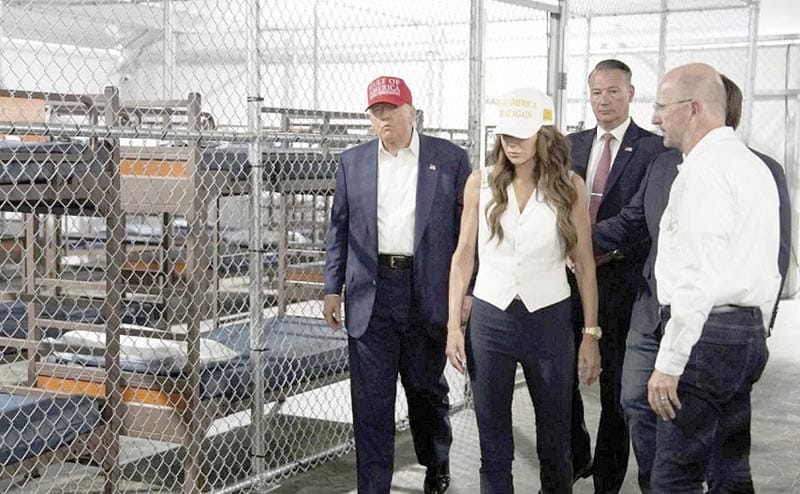 ¡TRUMP INAUGURA “ALLIGATOR ALCATRAZ”, NUEVA CÁRCEL PARA MIGRANTES RODEADA DE PANTANOS Y CAIMANES!