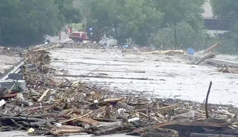 ¡VAN MÁS 50 MUERTOS POR LAS INUNDACIONES! - EN TEXAS