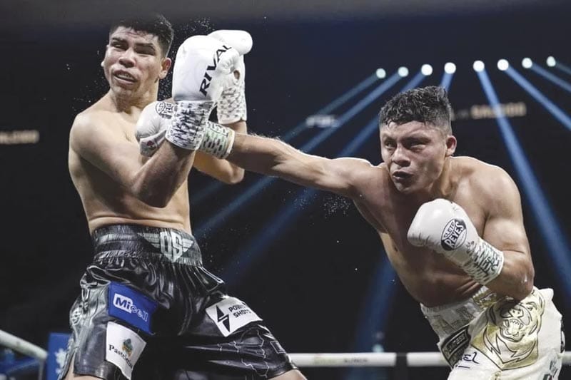 ¡‘MUERDE’ ‘PITBULL’ Y ES CAMPEÓN INTERINO EN PESO SUPERLIGERO!