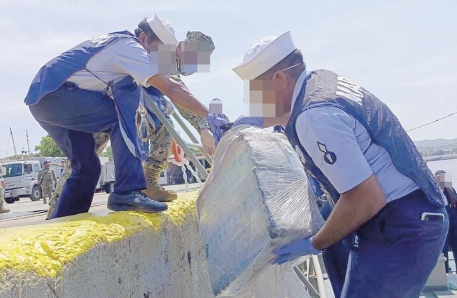 ¡ASEGURAN MÁS DE MEDIA TONELADA DE COCAÍNA, EN LAS COSTAS DE OAXACA! - EN UNA OPERACIÓN MARÍTIMA