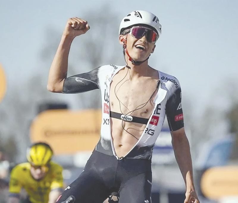 ¡ISAAC DEL TORO EMBISTE Y GANA LA CLÁSSICA TERRES DE L’EBRE!