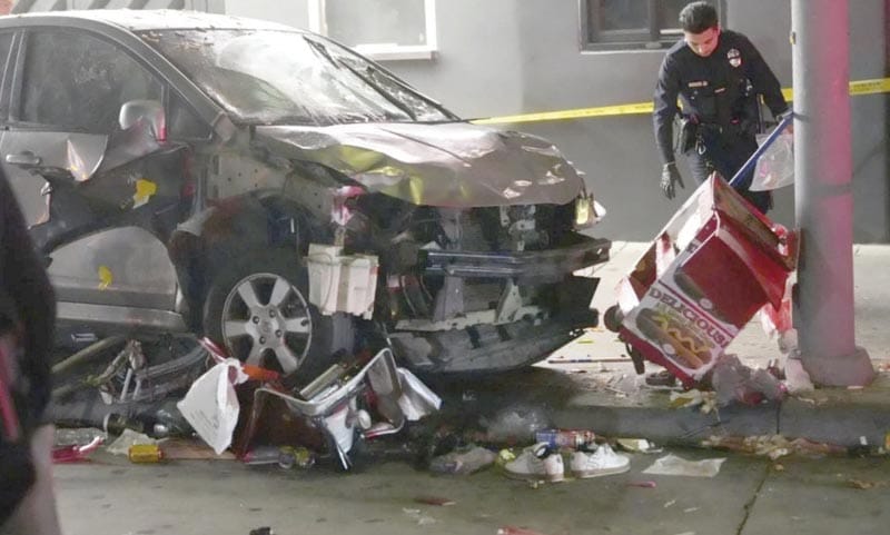 ¡KAMIKAZE EMBISTE A MULTITUD EN LOS ÁNGELES!