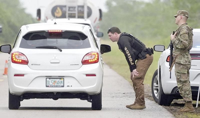 ¡LLEGA PRIMER GRUPO DE INMIGRANTES A ALLIGATOR ALCATRAZ EN LA FLORIDA!