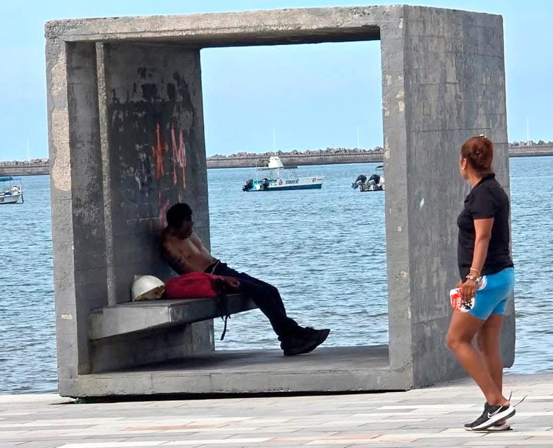 ¡HOMBRE PIERDE LA VIDA EN PLAZA DEL MIGRANTE!