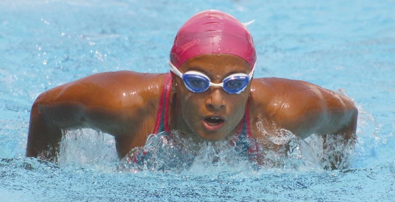 ¡NADADORA KARLA VIDAL BUSCA APOYO ECONÓMICO!