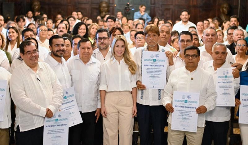 ¡PATY RECONOCE A ABOGADOS!