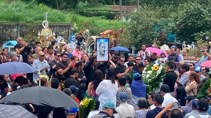¡ÚLTIMO ADIÓS A ARNULFO! - De familiares y amigos despiden a alcalde electo de Banderilla