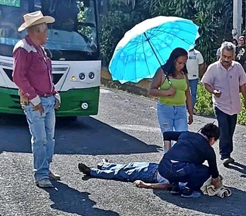 ¡‘OVNI’ ARROLLÓ A ABUELITO Y LE FRACTURÓ EL CRÁNEO!