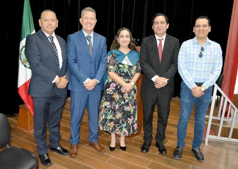 ENRIQUE VARELA CATANEO SE GRADÚA DE LA MAESTRÍA EN DERECHO FISCAL