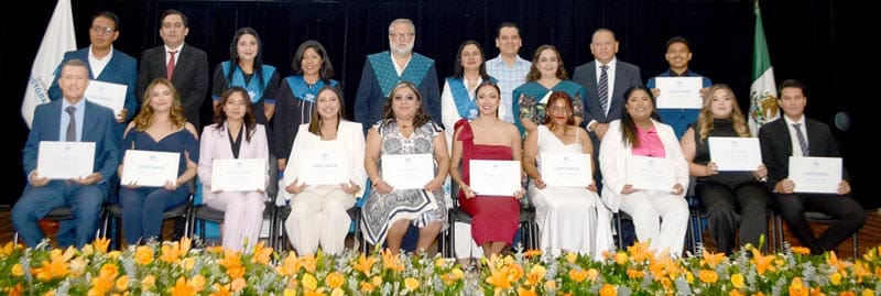 REALIZAN CEREMONIA DE GRADUACIÓN DE MAESTRÍAS EN DERECHO Y EDUCACIÓN