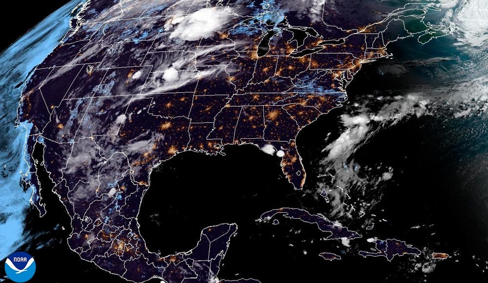 ¡BOCHORNOSO DE DÍA; LLUEVE Y TRUENA DE NOCHE! - *UN CANALITO DE BAJA PRESIÓN, LO OCASIONA