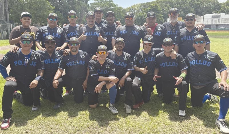 ¡SUPER POLLOS ES EL CAMPEÓN DE LIGA EN EL SOFTBOL DE PLAYA DE VACAS!