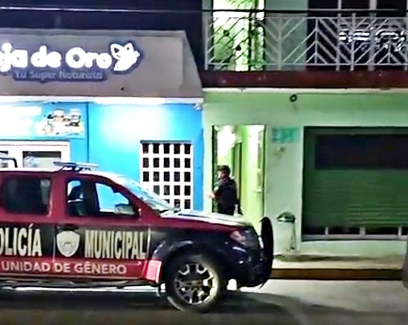 ¡APUÑALAN A JOVEN MUJER EN EL HOTEL!