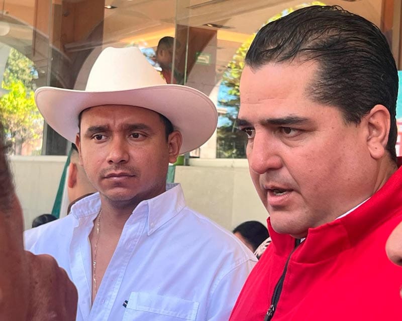 ¡LE QUIEREN QUITAR CHONTLA! - AL PRI