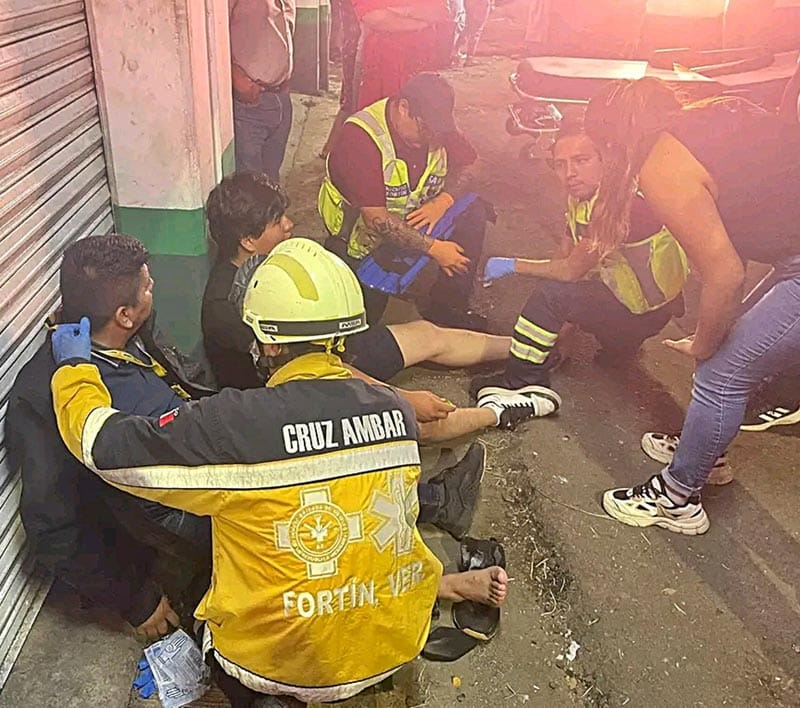 ¡SE DAN DE FRENTE DOS MOTOCICLISTAS!