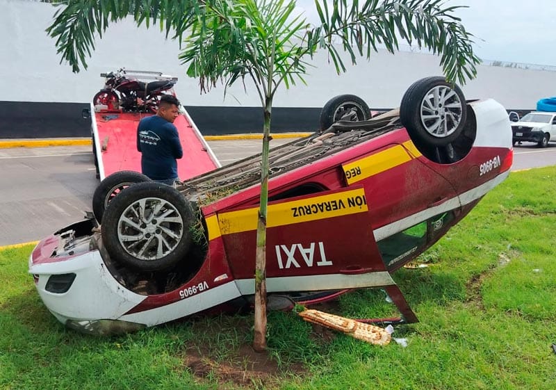¡TAXISTA VOCÓ EN EL BULEVAR FIDEL VELÁZQUEZ!