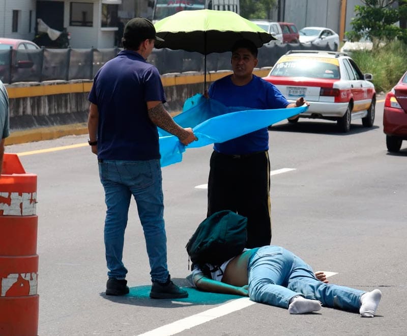 ¡MOTORIZADO DERRAPÓ EN EL PUENTE DE LAS AMAPOLAS!