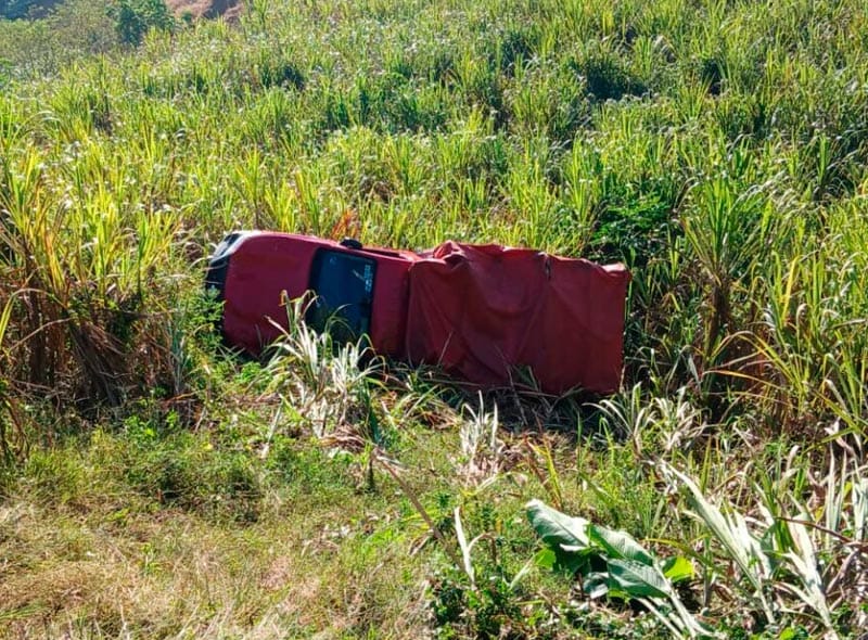 ¡“BARRANCAZO”: 14 HERIDOS! - CAMIONETA CON PASAJEROS CAYO 25 METROS EN LA LADERA DE UN CAÑAL