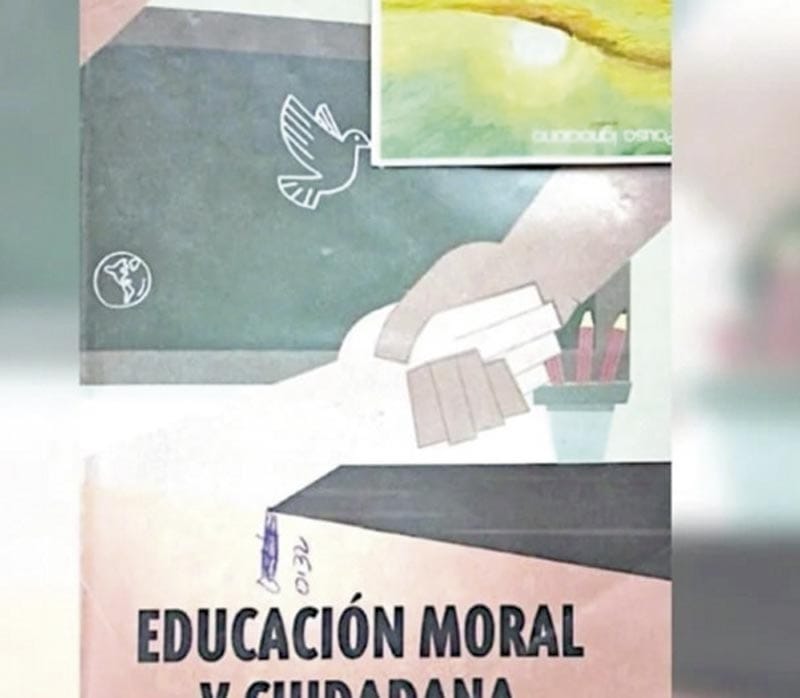¡HASTA REGALA LA 4T LIBROS DE TEXTO A CUBA!
