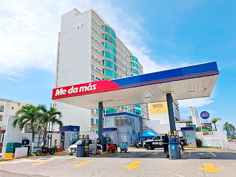 ¡ASALTAN GASOLINERA Y MALANDROS ABANDONAN MOTOCICLETA ROBADA!