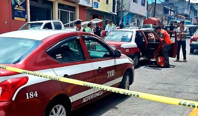 ¡ASESINAN A TAXISTA! - A LA ALTURA DE LA REFACCIONARIA LA BUJÍA EN ALTOTONGA
