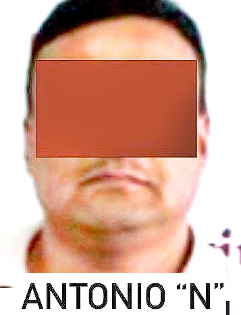 ¡CÁRCEL A POLICÍA DE XALAPA POR EXTORSIÓN! - LLAMABA A COMERCIANTE EXIGIENDOLE DINERO PARA DEJARLO TRABAJAR