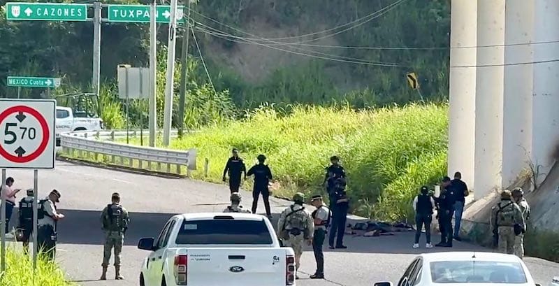 ¡DEJAN SEIS DESCUARTIZADOS EN LA CARRETERA! - CINCO ERAN HOMBRES Y UNA MUJER EN LA AUTOPISTA TOTOMOXTLE-TIHUATLÁN