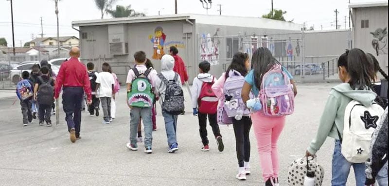 ¡EN EU, EL MIEDO REEMPLAZÓ A LAS RISAS EL REGRESO A CLASES!
