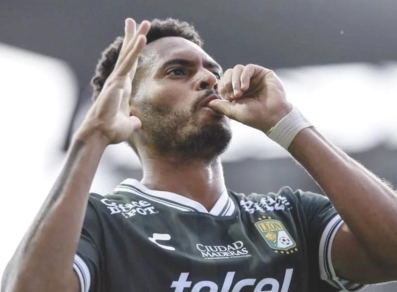 ¡GOLEA LEÓN A GALLOS Y SIGUE EN ZONA DE PLAY-IN!