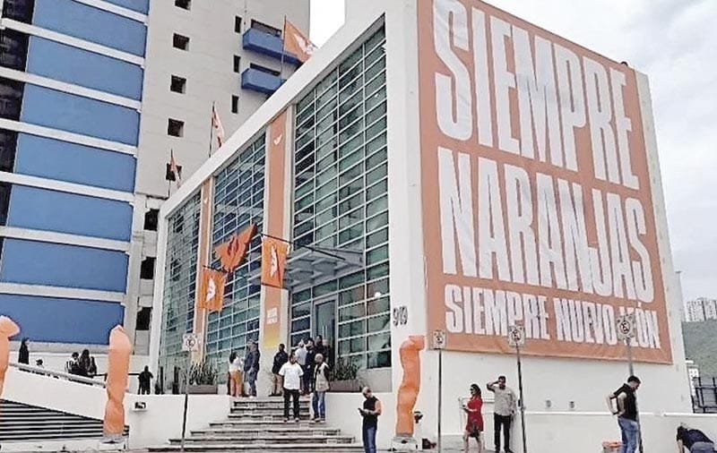 ¡DESPIDEN A 20 MAESTROS POR NO AFILIARSE A MC!