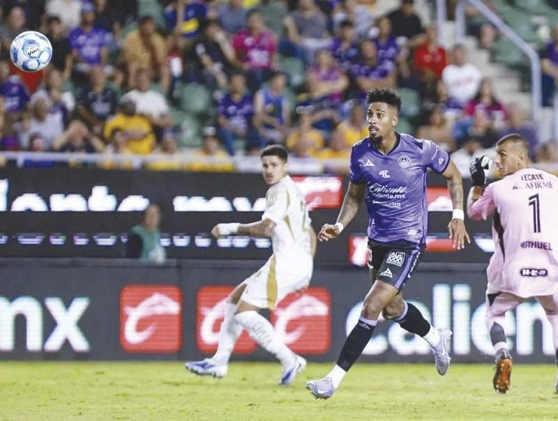 ¡MAZATLÁN CON 10 LE SACA EL EMPATE A TIGRES, 2-2!