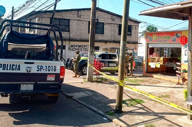 ¡ATACAN A BALAZOS A MECÁNICO EN LA PARADA DE AUTOBUSES! - EN EL BOULEVARD CÓRDOBA-PEÑUELA