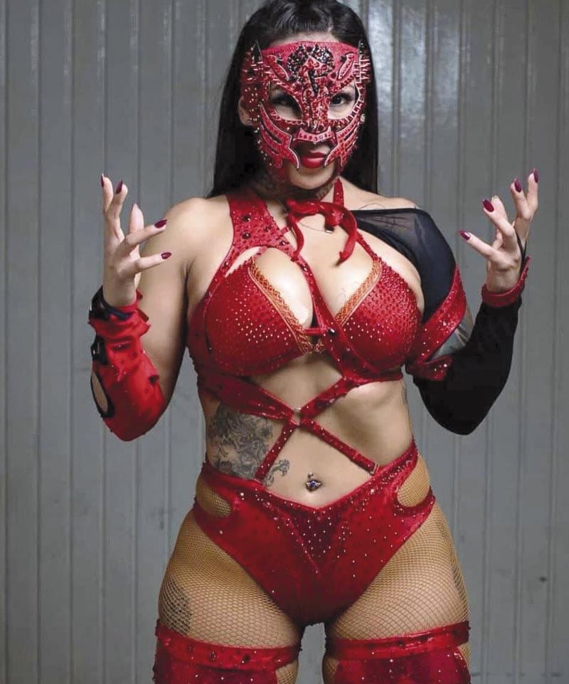 GRAN CARTELERA DE LUCHA LIBRE EN "FRATERNIDAD 2000"!