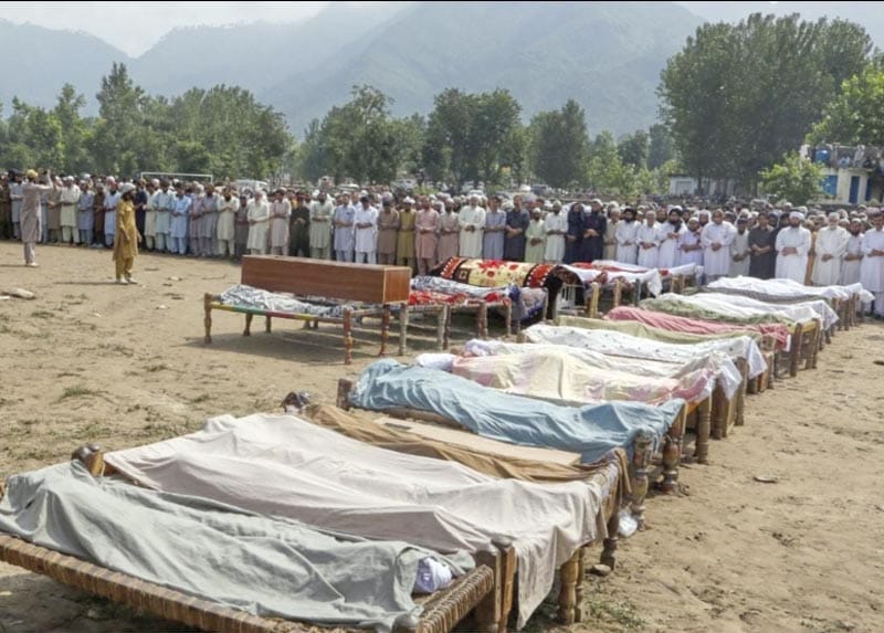 ¡INUNDACIONES EN PAKISTÁN DEJAN MÁS DE 300 MUERTOS!