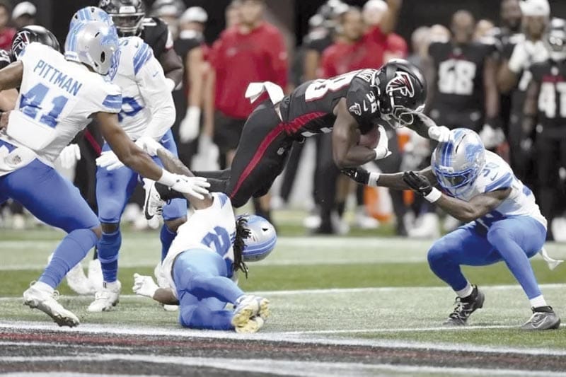 ¡SUSPENDEN LIONS-FALCONS EN LA NFL POR LESIÓN DE NORRIS!