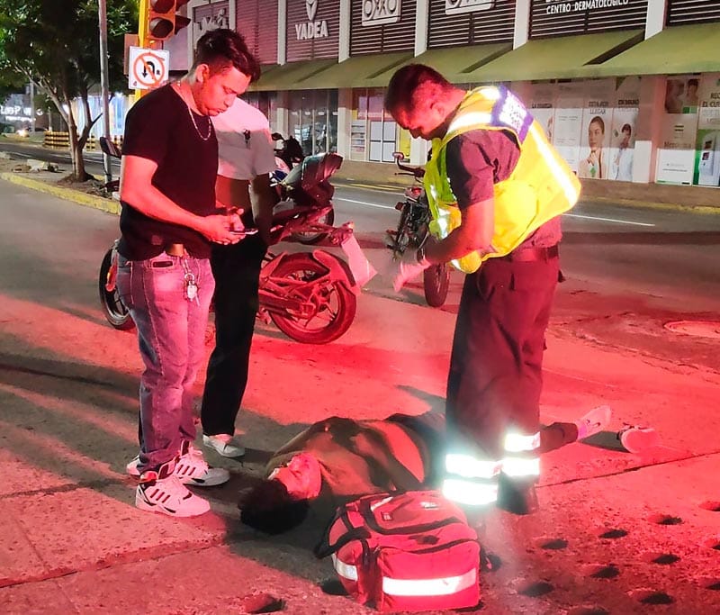 ¡MOTOCICLISTA DERRAPÓ EN LA AVENIDA LAS AMÉRICAS!
