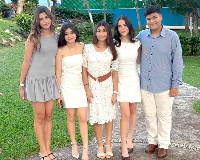 CAMILA CULMINA CON ÉXITO SU BACHILLERATO