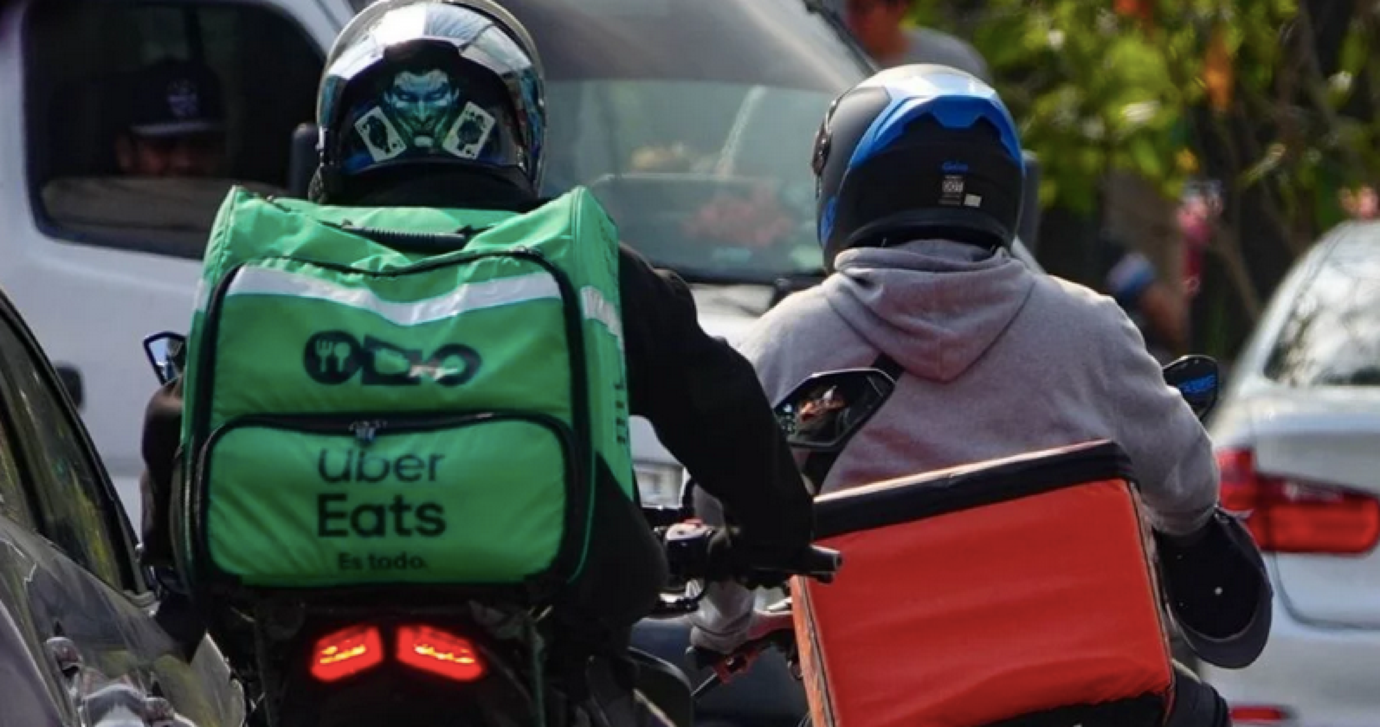 ¡ATRACAN A REPARTIDOR LE ROBARON DINERO Y LA MOTOCICLETA!