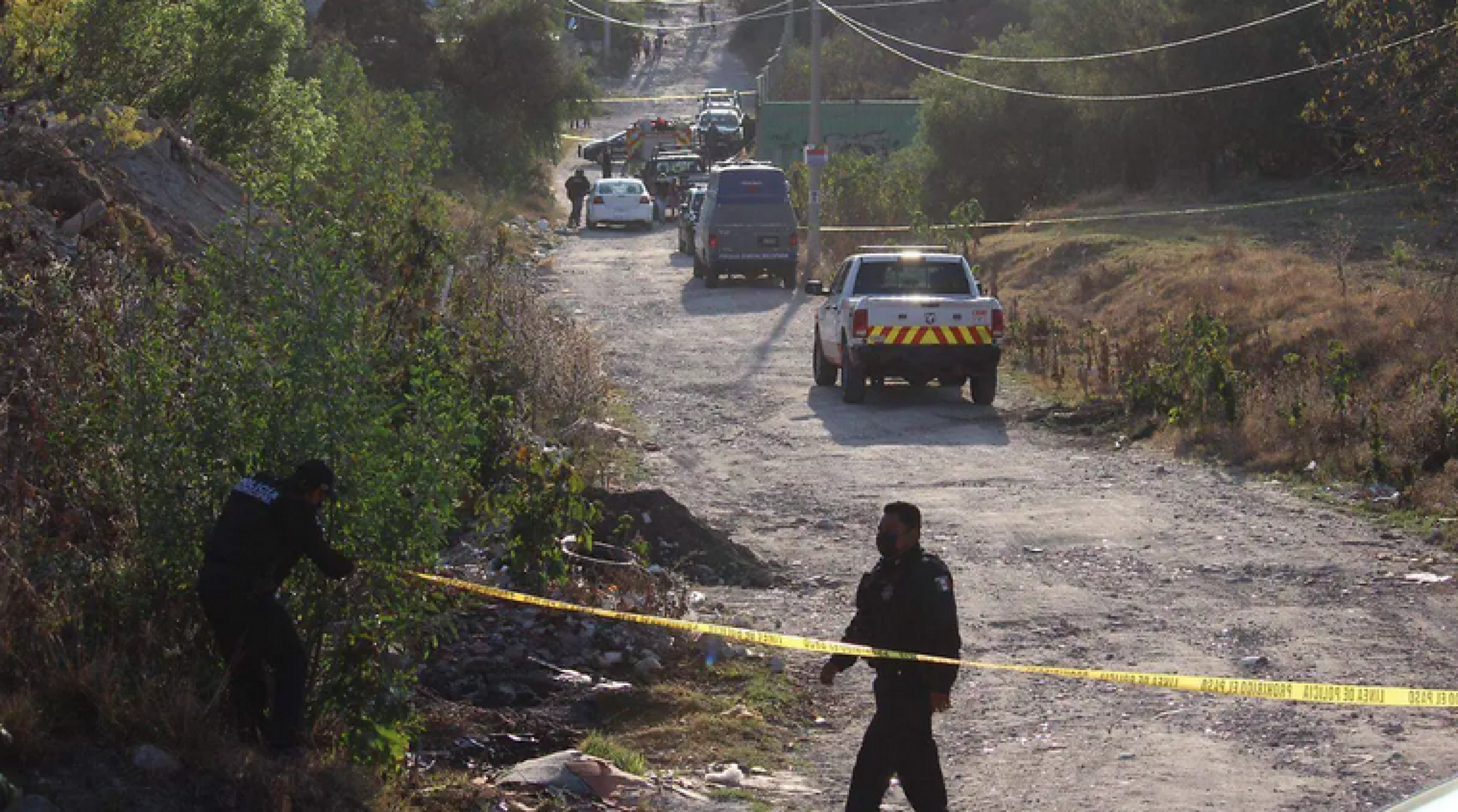 ¡COMUNEROS ENCONTRARON DOS CADÁVERES CON IMPACTOS DE BALA! - EN EL MUNICIPIO DE EMILIANO ZAPATA