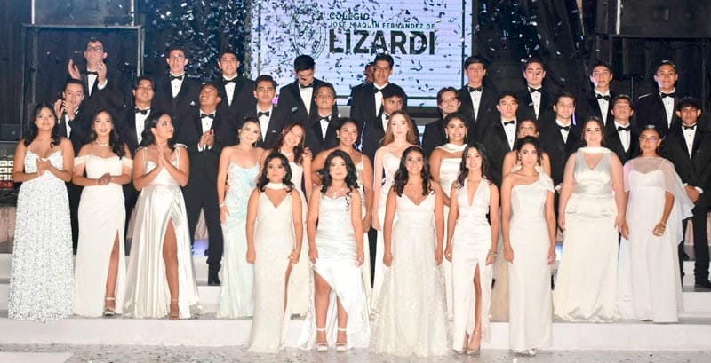 ¡GRADUACIÓN INOLVIDABLE PARA JOSÉ MARÍA VACA BETANCOURT MORALES!