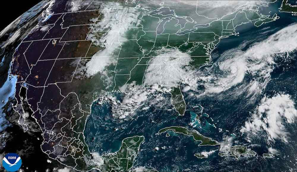 ¡SE ACERCA OTRA ONDA DEL ESTE! - *DÉBIL LÍNEA FRONTAL ESTÁ EN EL GOLFO