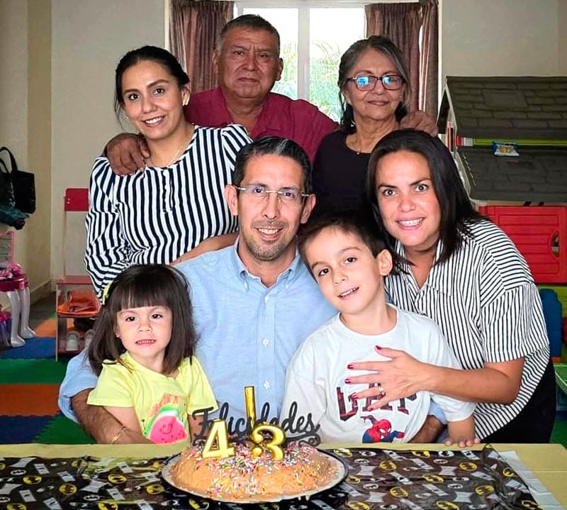 FESTEJO POR LOS 43 AÑOS DE JUAN ANTONIO PINILLA